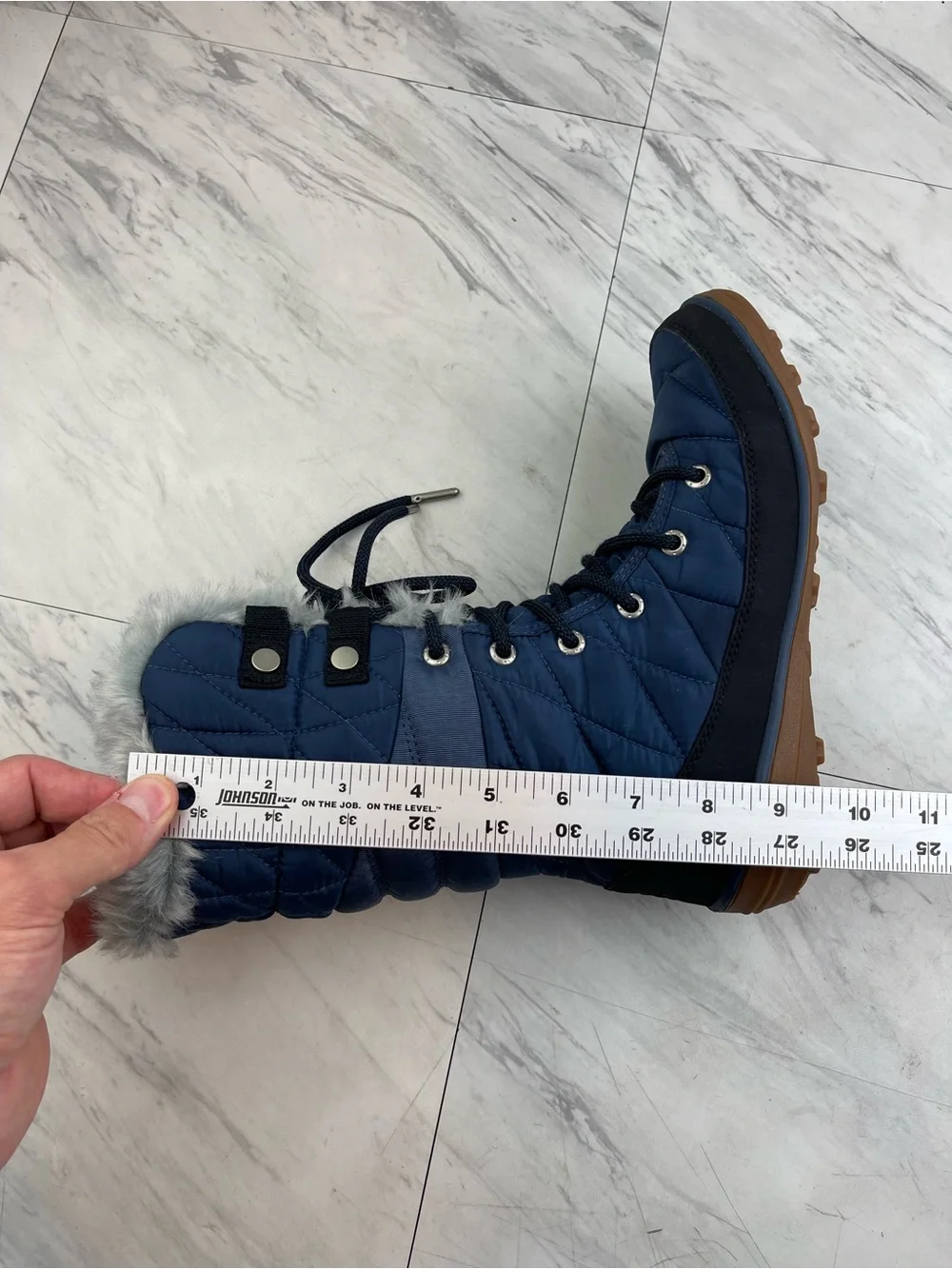 Columbia women’s 6 blue waterproof quilted puffer 9” insulated winter rain boots